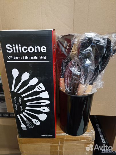 Набор кухонных принадлежностей с подставкой новый