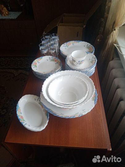 Столовый сервиз на 12 персон новый франция