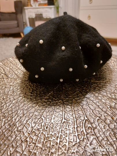 Комплект шапок zara и beneton