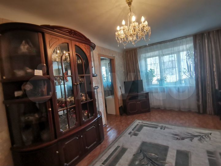 3-к. квартира, 53 м², 1/4 эт.