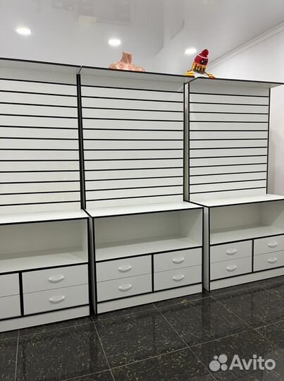 Витрина с эконопанелью и ящиками