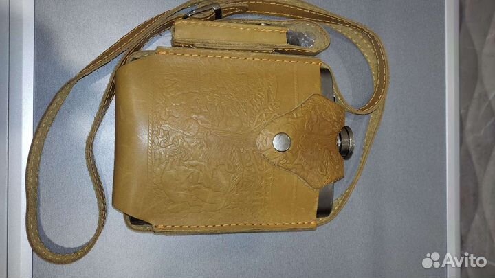 Фляжка из нержавейки в футляре из натуральной кожи