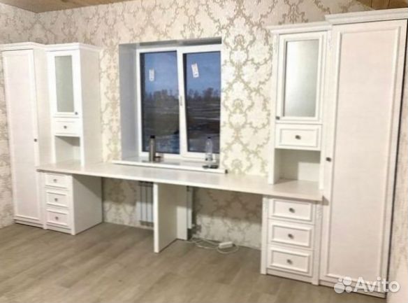 Детская рабочая зона у окна aa 156