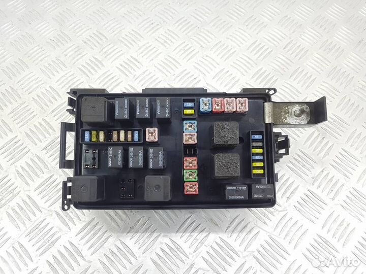 P05087269AH Блок предохранителей Chrysler 300C