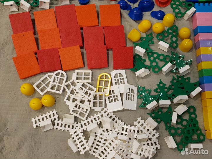 Детский конструктор 370 деталей