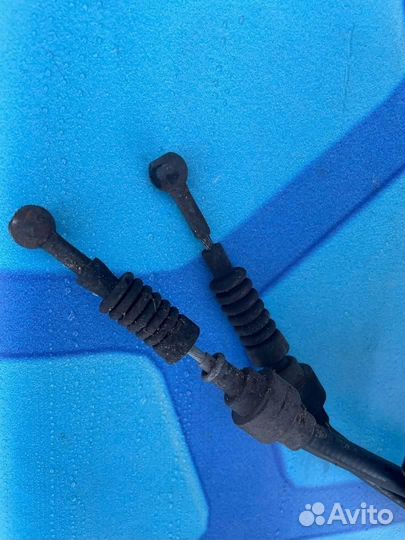 Трос стояночного тормоза 8n0609721f