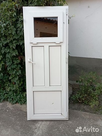 Дверь пластиковая