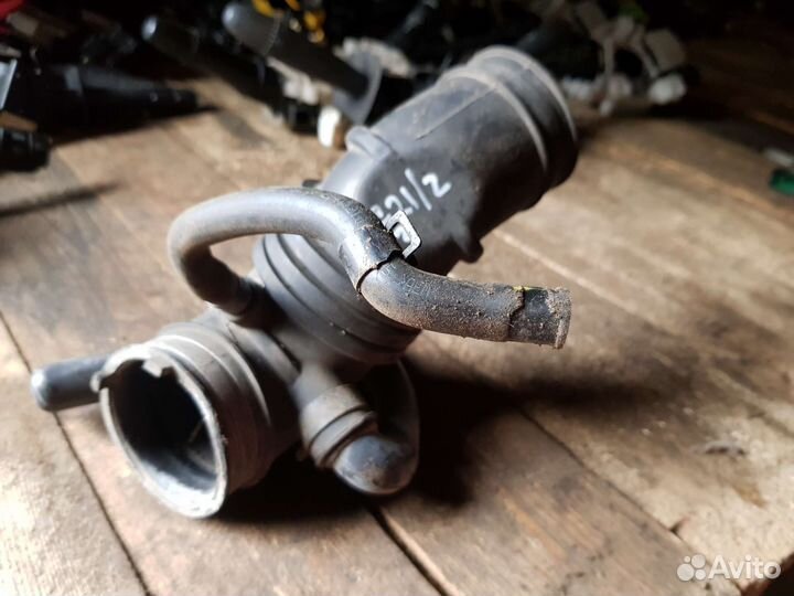 Патрубок воздушного фильтра Хундай Гетц