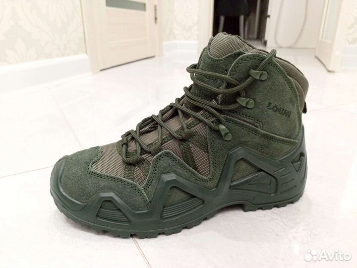 Продам ботинки lowa