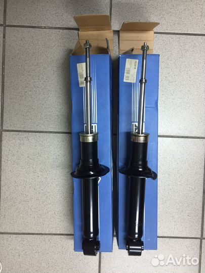 Nissan Almera амортизатор задний 32130020 stellox