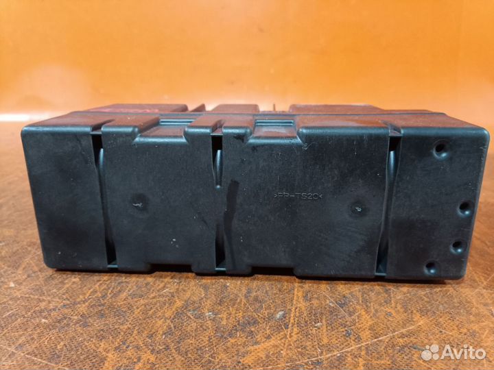 Компрессор центрального замка Mercedes W220