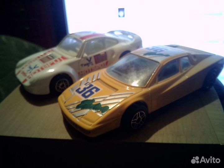Porsche, Ferrari Testarossa,1:43, металл. Yatming