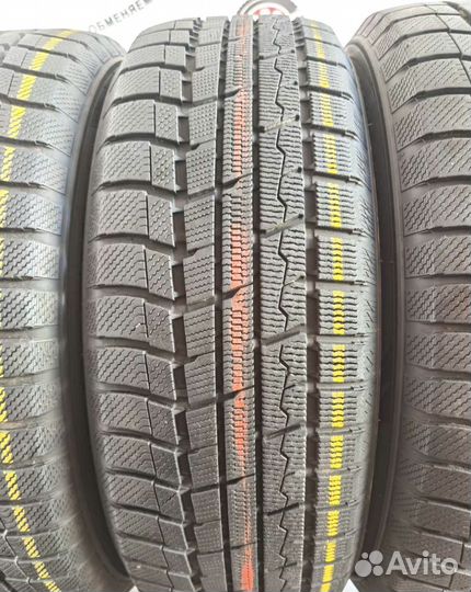 Toyo Winter Tranpath TX 215/60 R17 97H