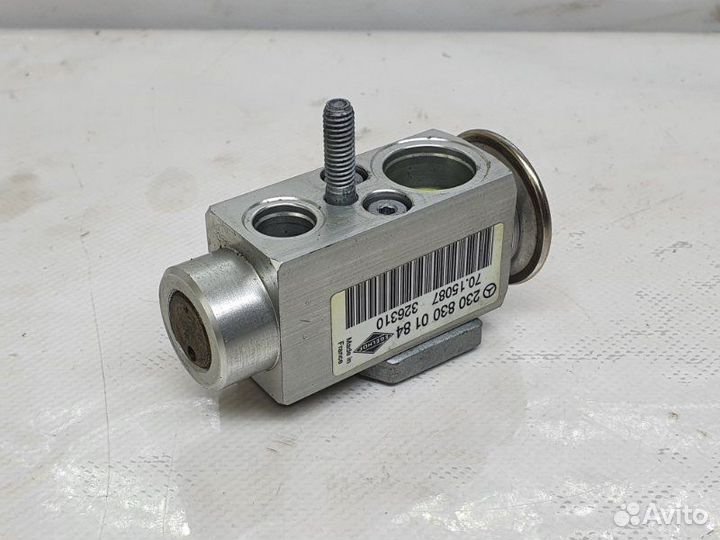 Клапан кондиционера Mercedes-Benz C W204 6.3 2009