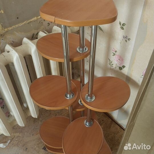 Многоярусная подставка на колёсиках