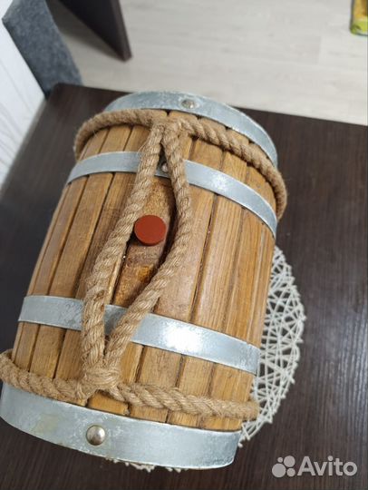 Продам дубовую вощеную бочку на 5 литров