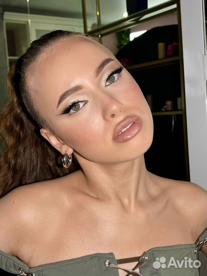 Модели на макияж, брови