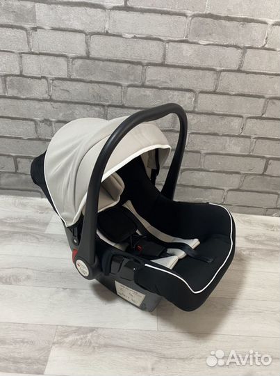 Автолюлька от 0 до 13 кг (чёрно - белая )