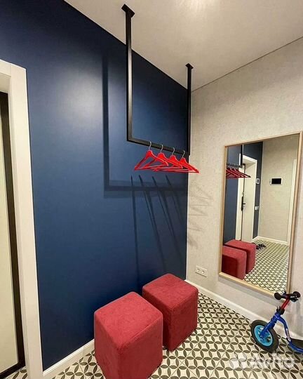 Рейл вешалка в прихожую в стиле Лофт