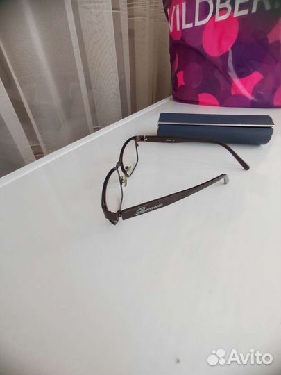 Очки (диоптрии -0.5)