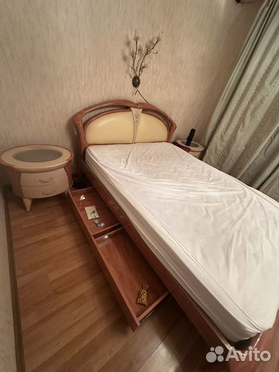 Кровать двухспальная 160 200 без матраса