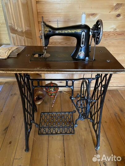 Швейная ножная машинка Подольск