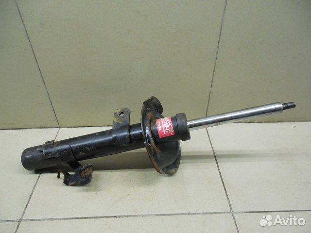 Амортизатор передний левый Kuga 2008-2012