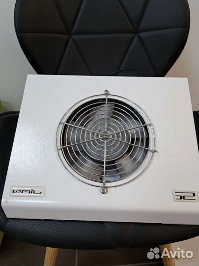 Продаётся пылесос для маникюра. Почти новый