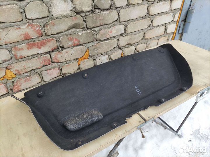 Обшивка крышки багажника Пежо 206
