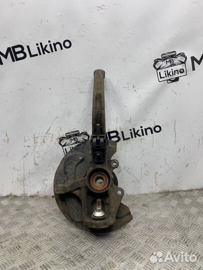 Кулак поворотный передний правый Mercedes R-Class