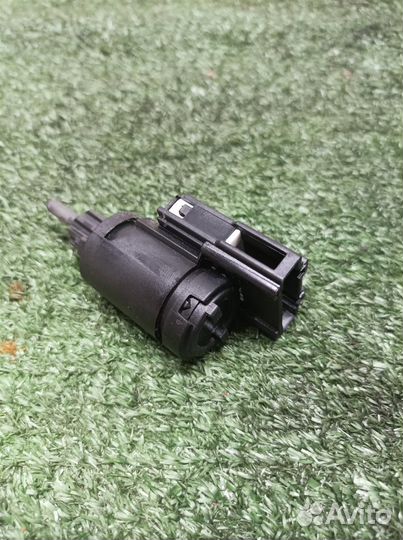 Датчик включения стопсигнала Audi Audi A8 4E 20