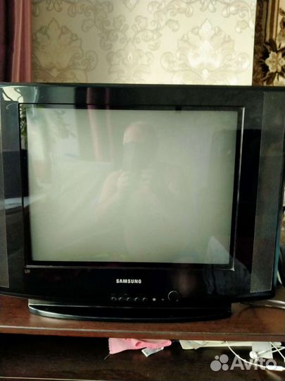 Телевизор samsung