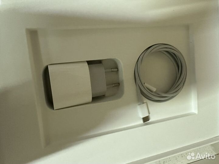 Apple iPad Air (2022) Wi-Fi 64 гб 100 80 циклов