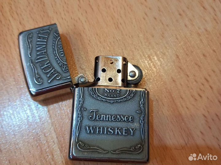 Зажигалка бензиновая zippo