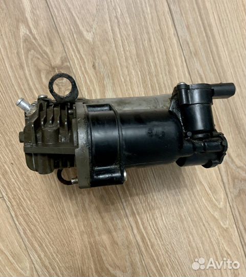 Компрессор пневмоподвески mercedes w221