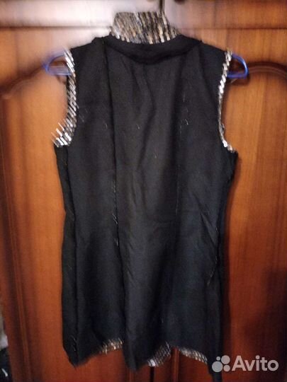 Жилет из пайеточной ткани