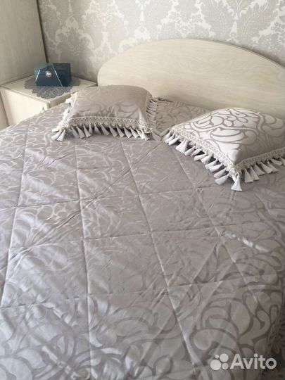 Покрывало на кровать новое
