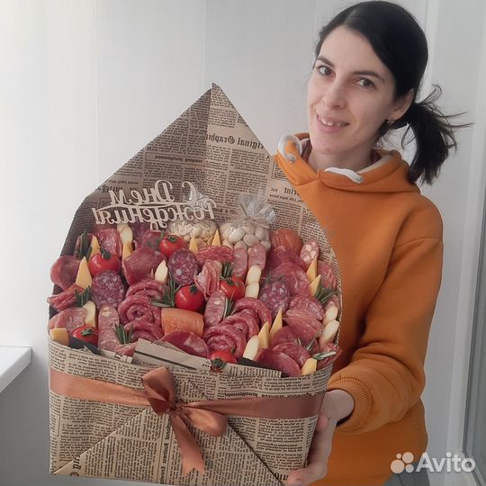 Мужские букеты съедобные колбасные мужчине