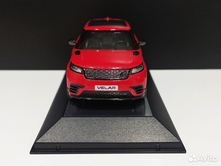 1:43 Range Rover Velar Red