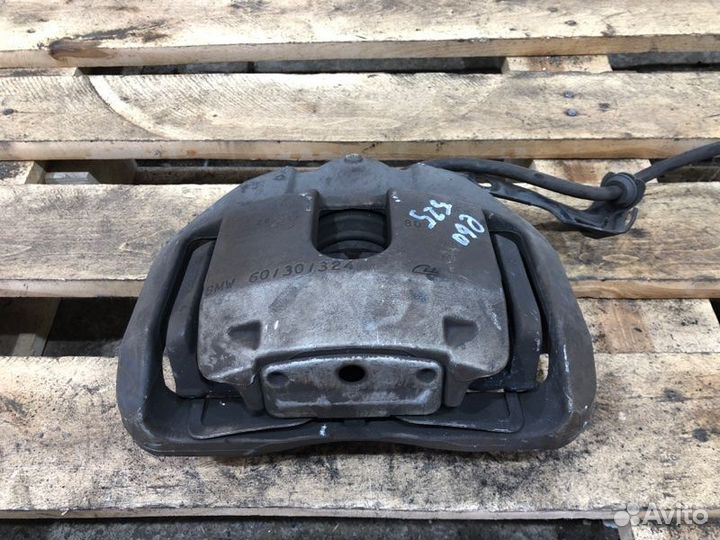 Суппорт тормозной передний правый Bmw 5 E60 N52B25