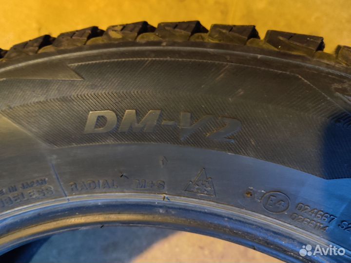 Bridgestone Blizzak DM-V2 225/60 R17