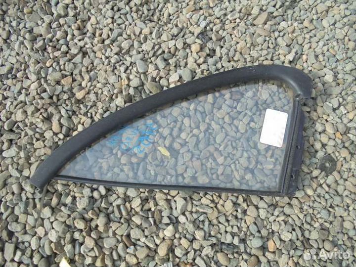 Стекло боковое заднее правое Toyota Camry SV30