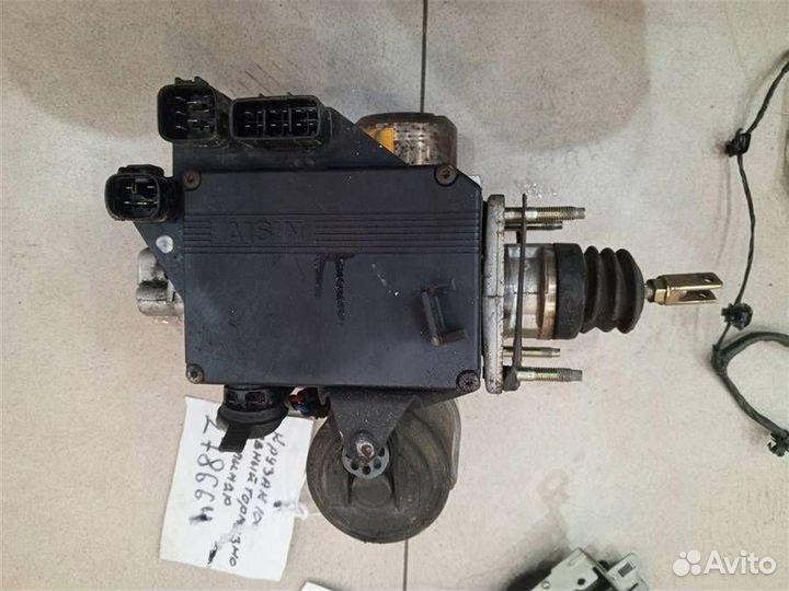 Блок ABS (насос) Toyota Land Cruiser