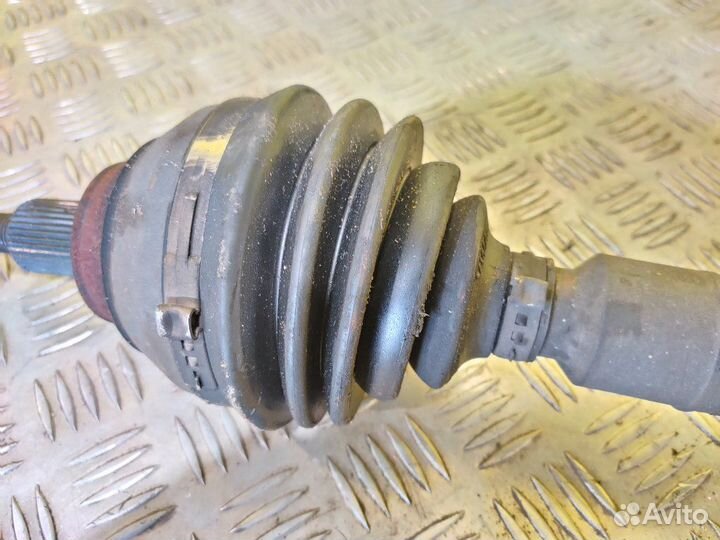 Привод передний правый Volkswagen Passat Variant