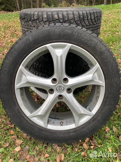 GT Radial Champiro IcePro SUV 3.75/35 R19 60