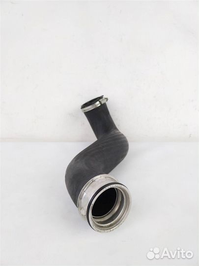 Патрубок интеркулера фольксваген туарег 2002-2010