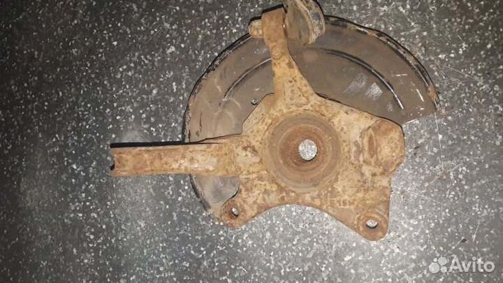 Кулак поворотный передний правый Renault Duster