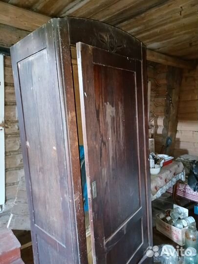 Шкаф старинный