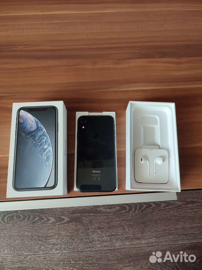 Телефон iPhone XR