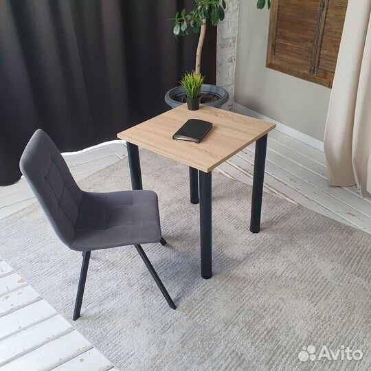 Письменный стол Дуб 60*60 см. Черные ножки